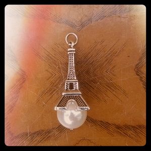 Eiffel tower pearl pendant